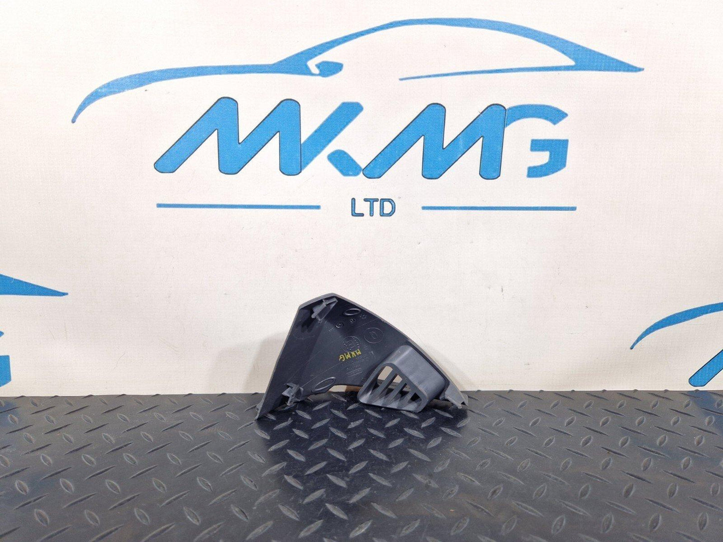 18-ON MERCEDES BENZ SPRINTER W907 W910 OEM AIR VENT COVER A9106802900
