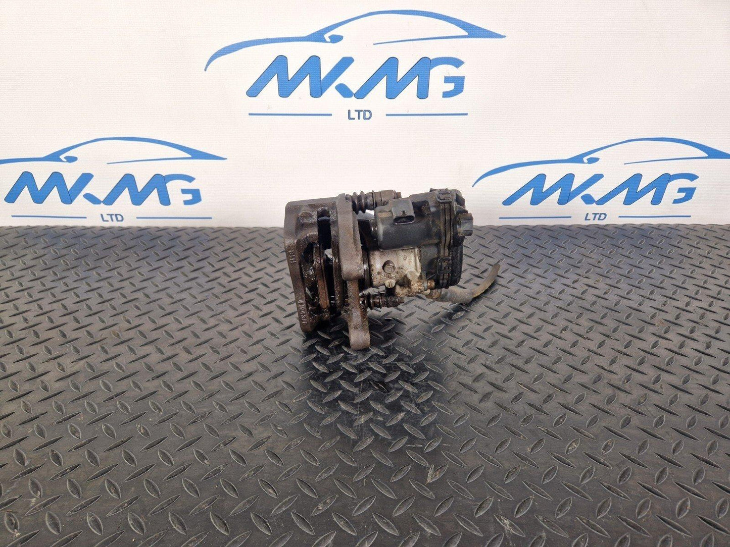 14-20 MERCEDES BENZ GLA X156 GENUINE REAR RIGHT O/S BRAKE CALIPER A2464232498