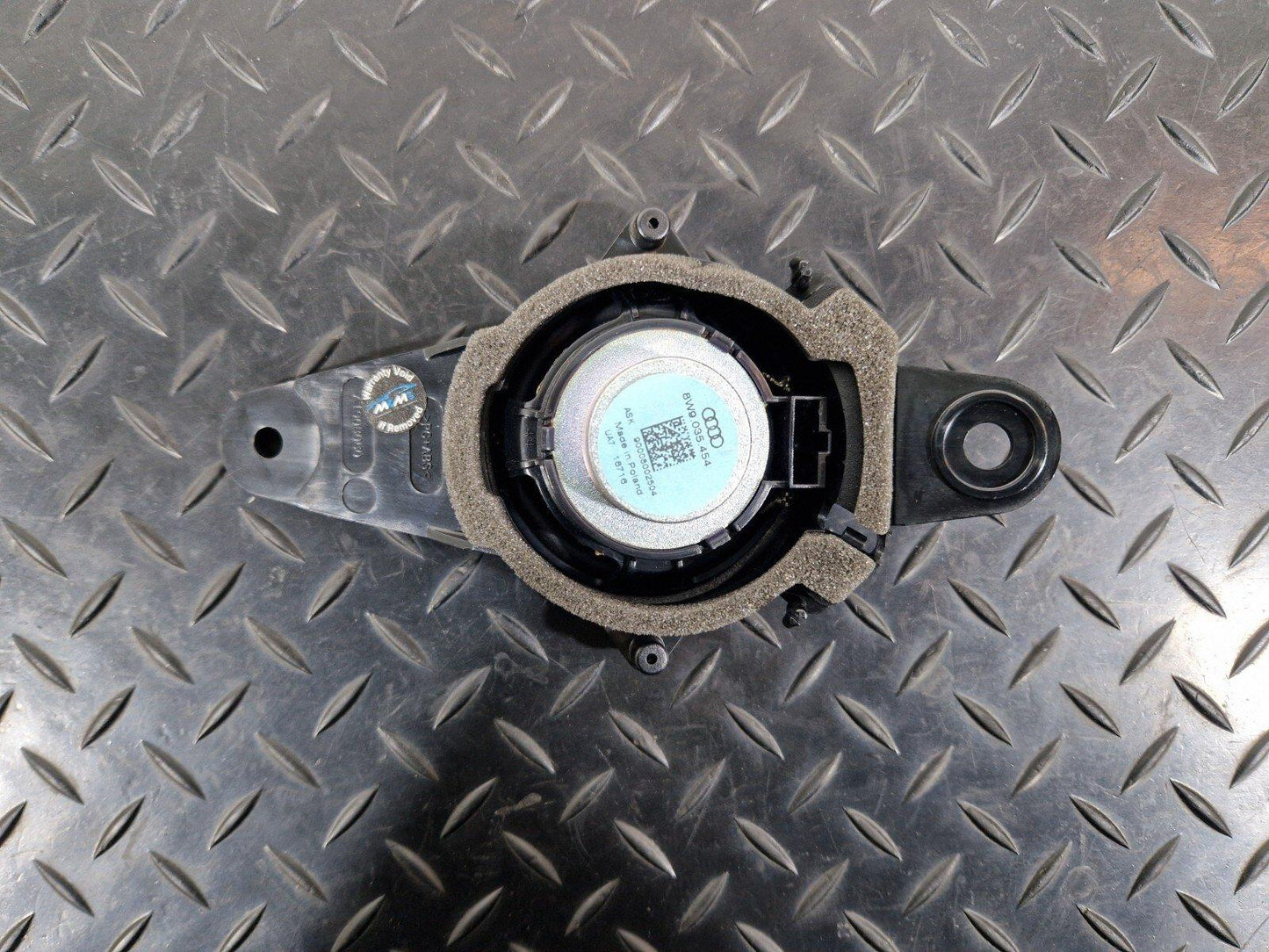 16-19 AUDI A4 AVANT B9 S-LINE BOOT SPEAKER REAR PASSENGER 8W9035454