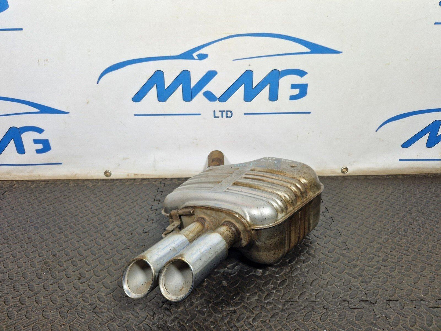 AUDI A4 B9 REAR EXHAUST BOX 8W0253611D BY32061419CZ
