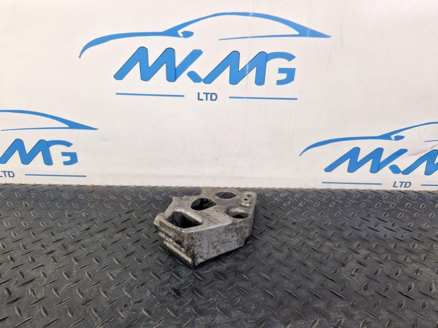 BMW 1 2 3 4 SERIES F20 F22 F30 F32 F36 ENGINE SUPPORT MOUNT BRACKET LEFT 6859415