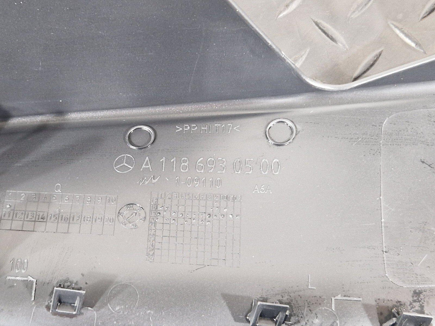 19-ON MERCEDES BENZ CLA C118 INNER REAR LEFT C PILLAR COVER TRIM A1186930500