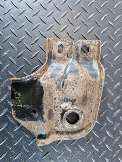 Range Rover Evoque L538 FRONT RIGHT LOWER CROSSMEMBER SUPPORT BRACKET BJ325400AC