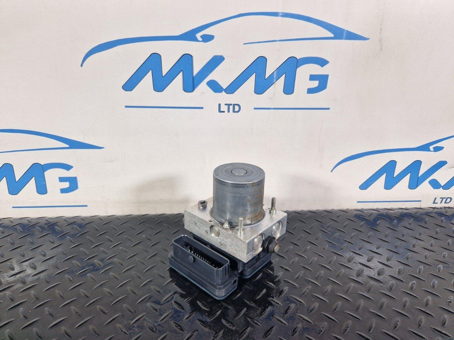 19-ON MERCEDES BENZ CLA C118 GENUINE ABS PUMP A2439010900 A2439002000