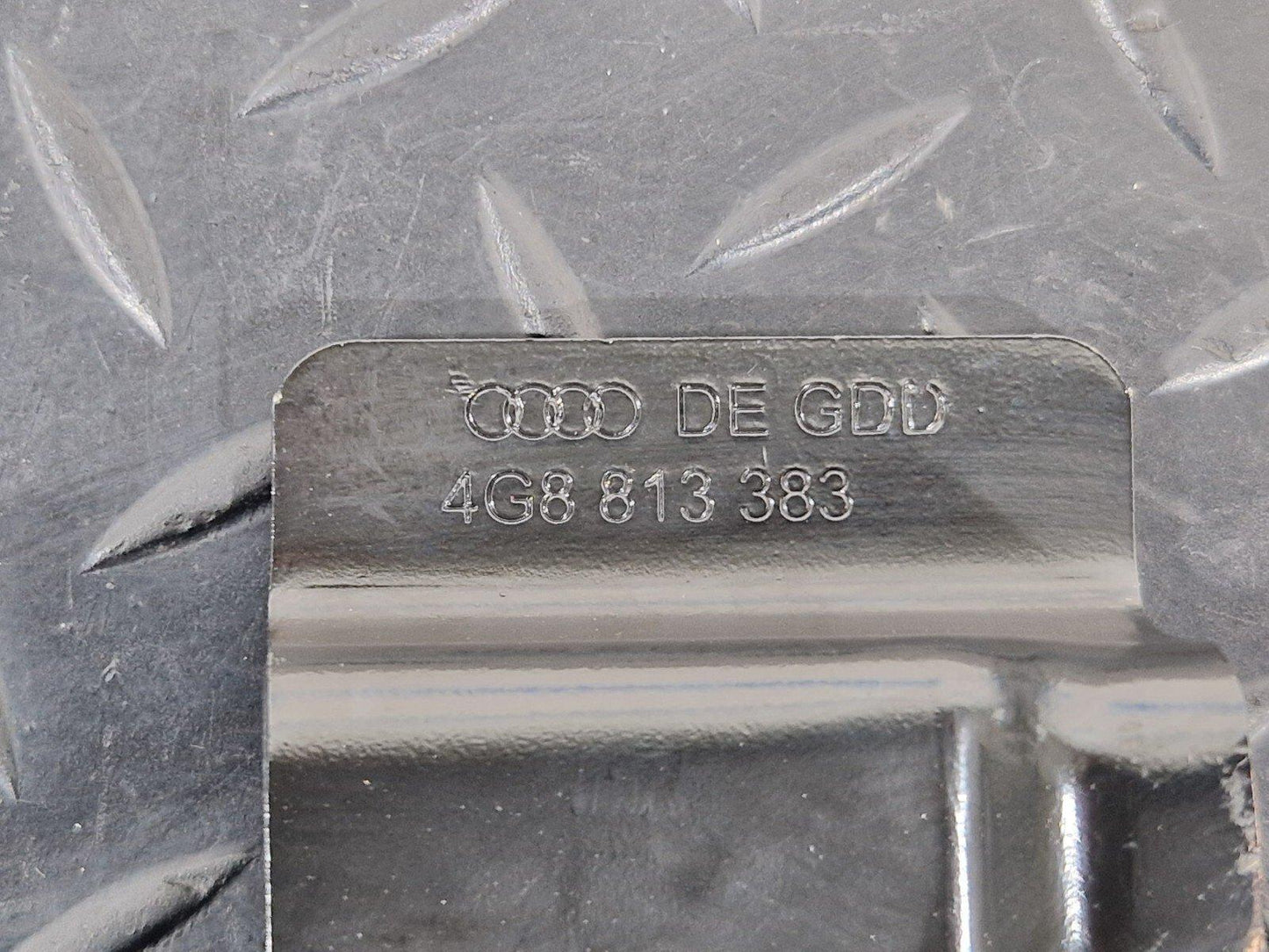 10-18 AUDI A7 4G S-LINE GENUINE OEM MOUNTING TIE DOWN EYE 4G8813383