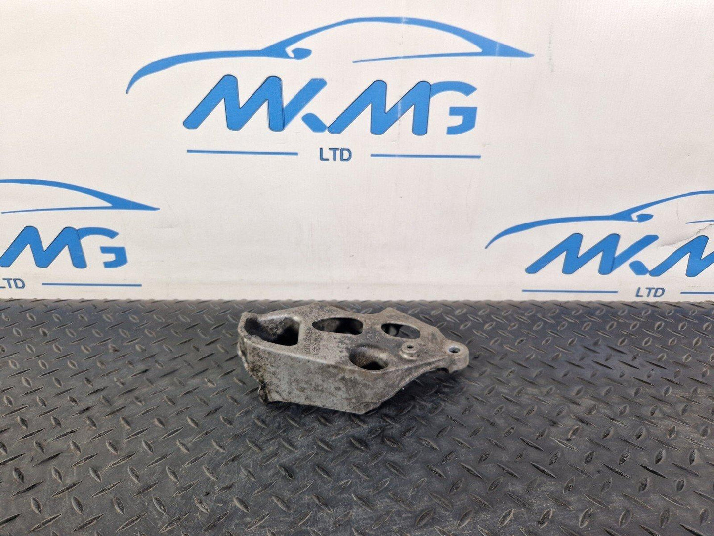 BMW 1 2 3 4 SERIES F20 F22 F30 F32 F36 ENGINE SUPPORT MOUNT BRACKET LEFT 6859415