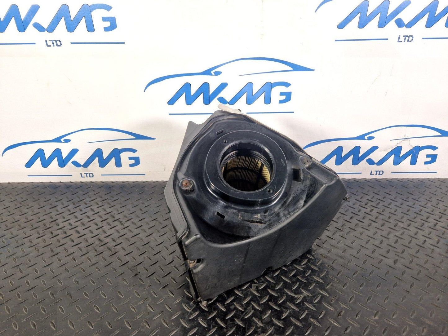 16-19 AUDI A4 B9 2.0TDI DEU DIESEL ENGINE GENUINE AIR FILTER BOX 8W0133835D