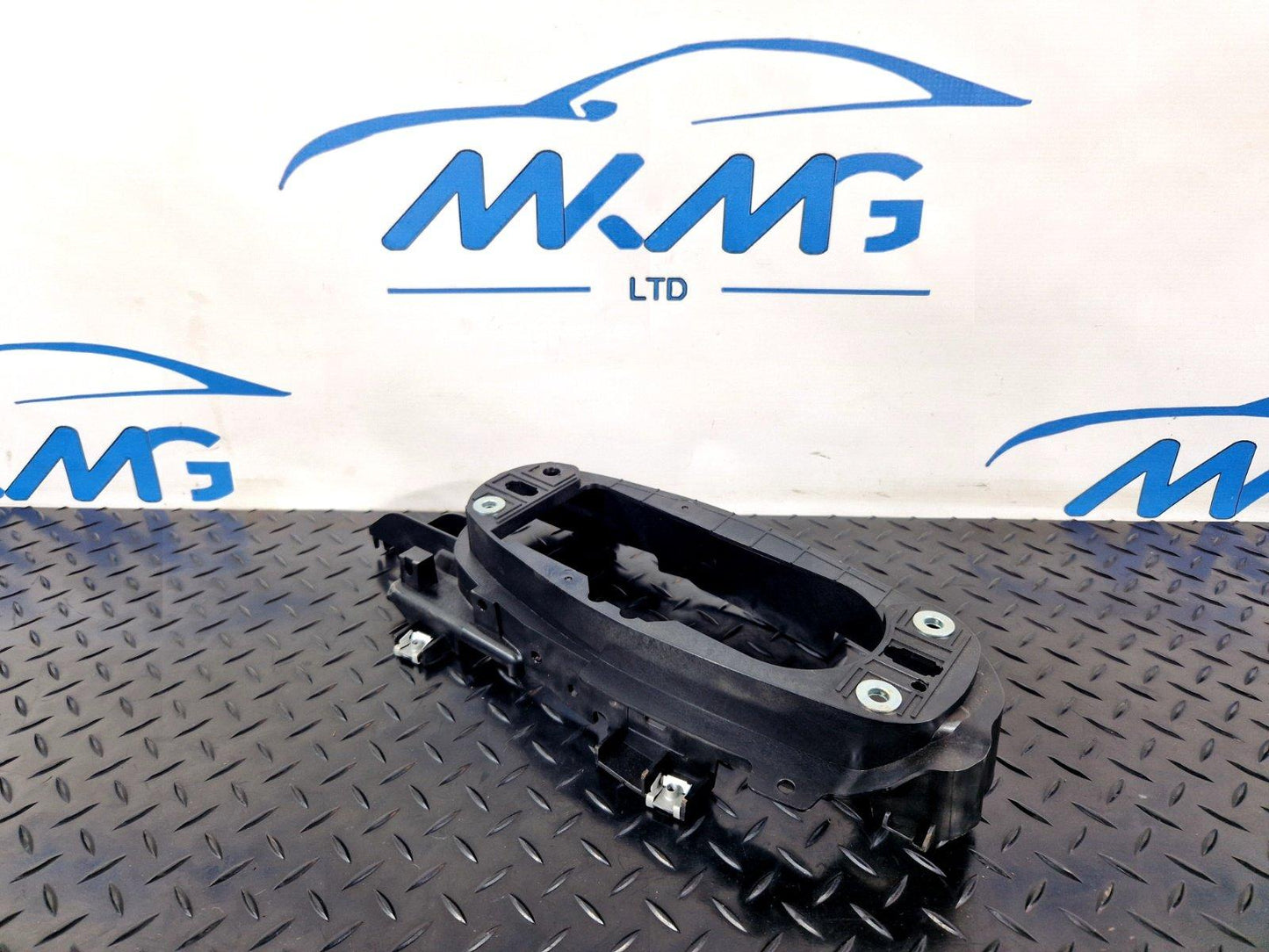 16-19 AUDI A4 B9 AVANT GENUINE GEARSTICK MOUNTING PLATE BRACKET 8W0863531