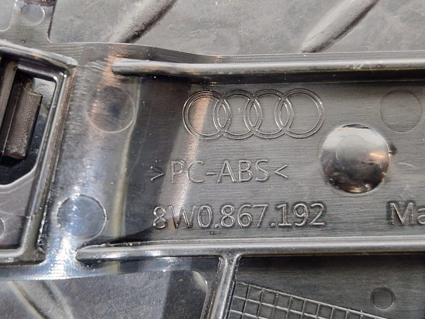 16-19 AUDI A4 AVANT B9 S-LINE PILLAR SEAT BELT GUIDE GUIDE BRACKET 8W0867192