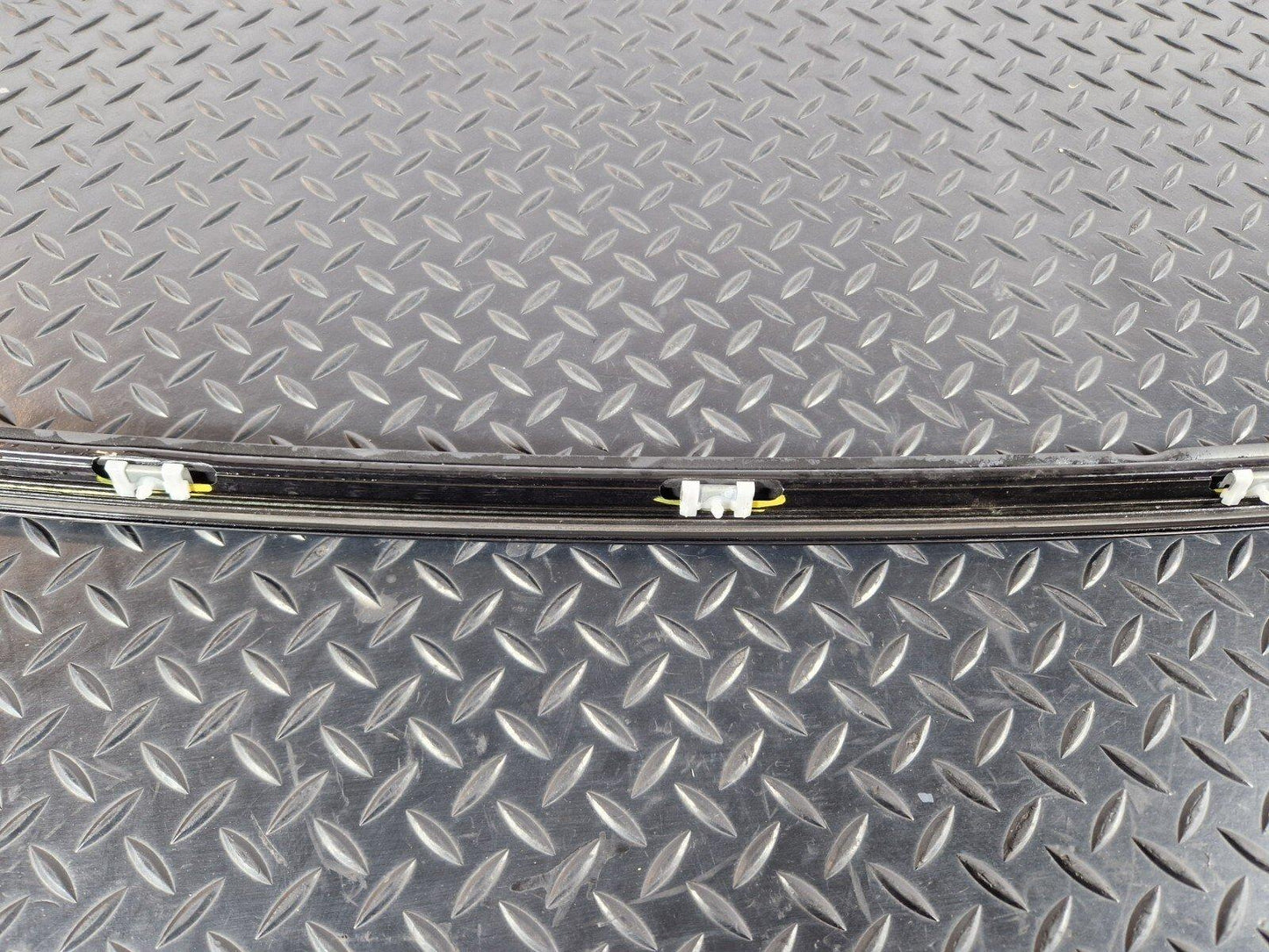 11-18 BMW 6 SERIES F06 RIGHT WINDOWS SURROUND TOP UPPER ROOF STRIP 7275304