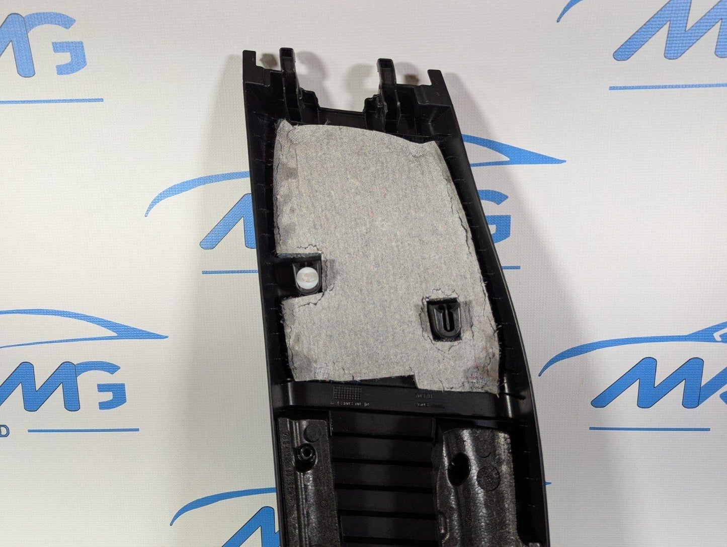 16-22 BMW X1 F48  DRIVERS SIDE INNER LOWER B PILLAR COVER TRIM PANEL 7332818