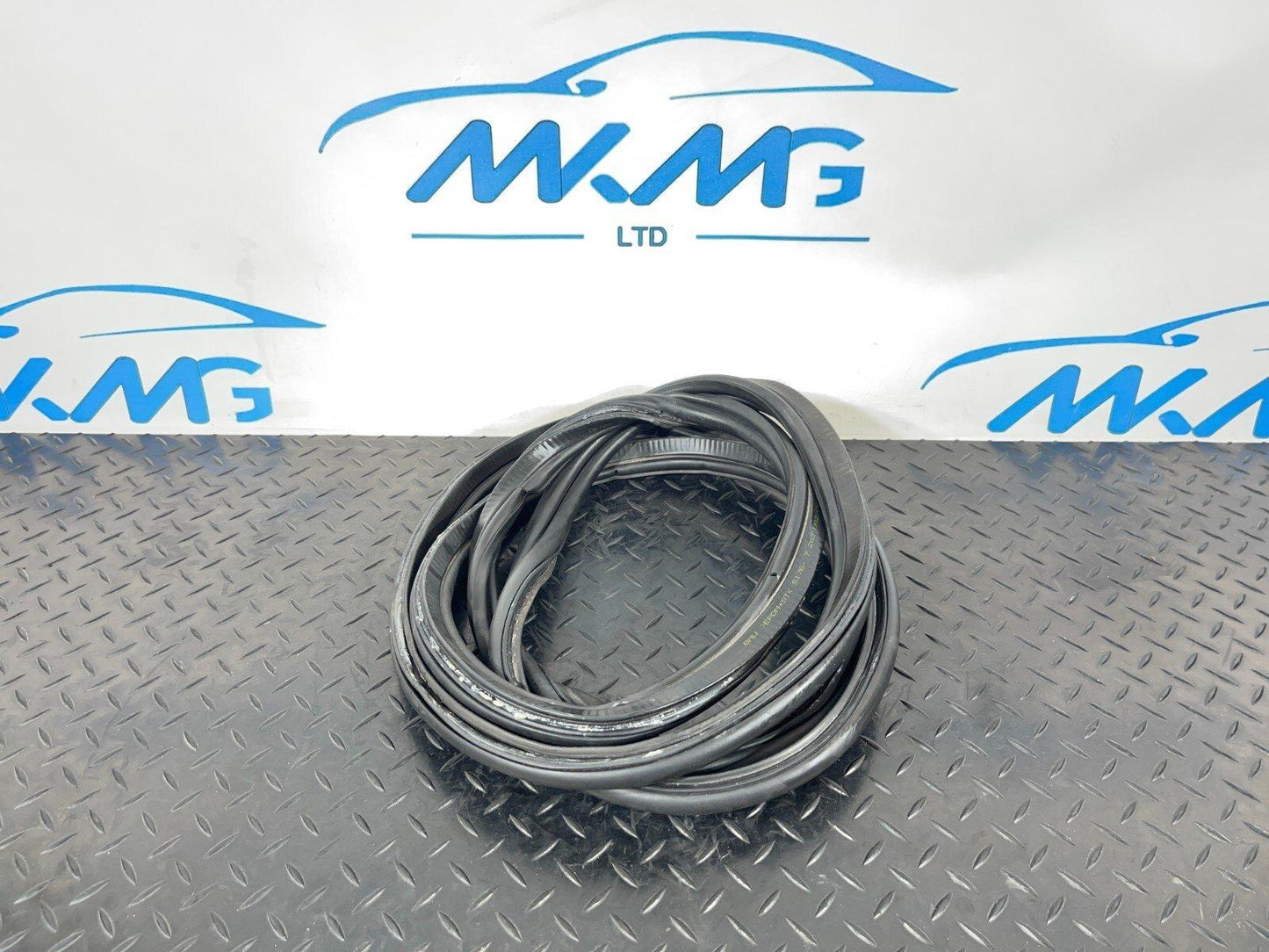 BMW 3 SERIES F31 GASKET SEAL RUBBER TAILGATE BOOTLID TRUNK 7263092