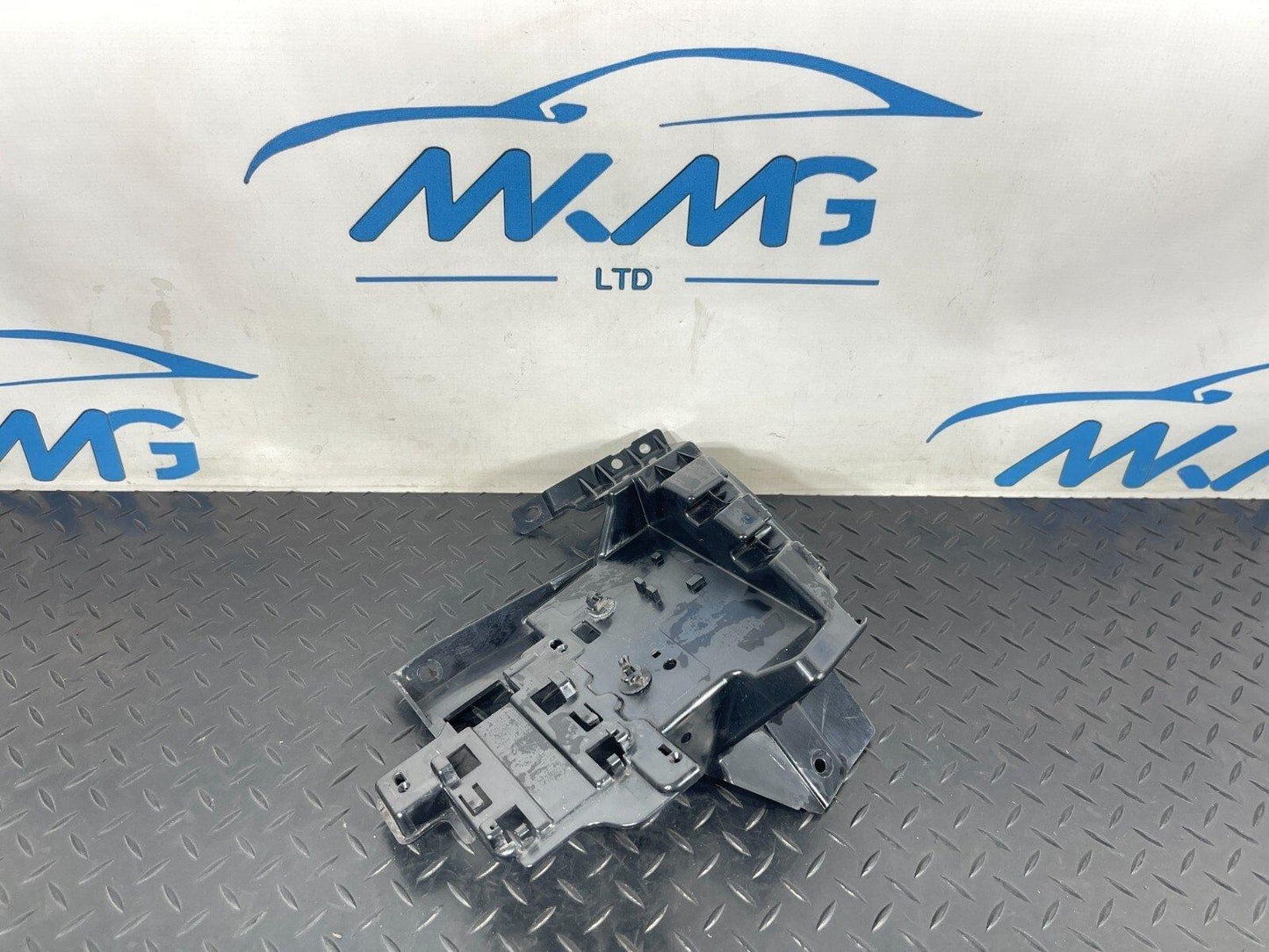 2019-ON  LAND ROVER DISCOVERY L550 REAR LEFT BUMPER BRACKET LK7217E801A