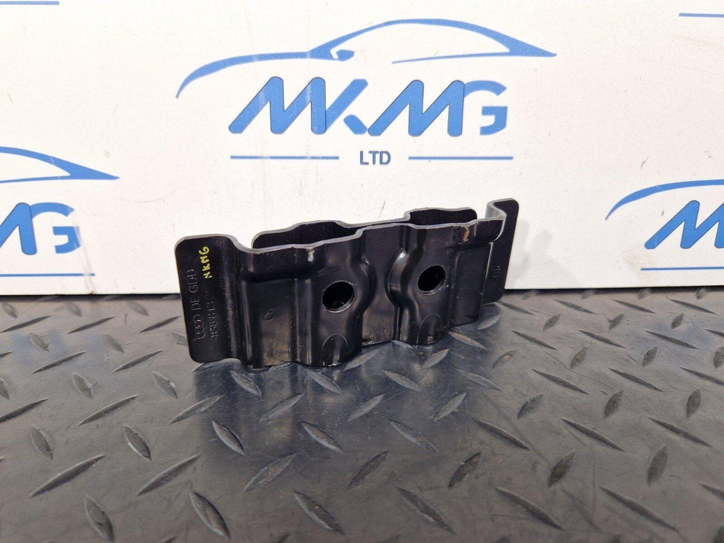 15-18 AUDI A7 4G GENUINE OEM MOUNTING TIE DOWN EYE 4G8813383