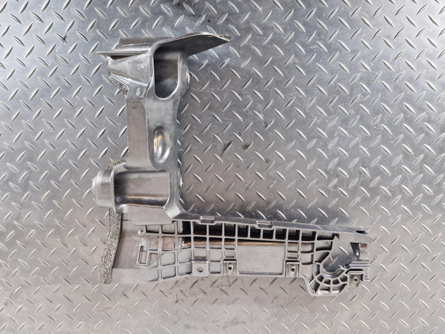 14-19 LAND ROVER L550 DISCOVERY SPORT REAR RIGHT BUMPER BRACKET 6G9N10724FG