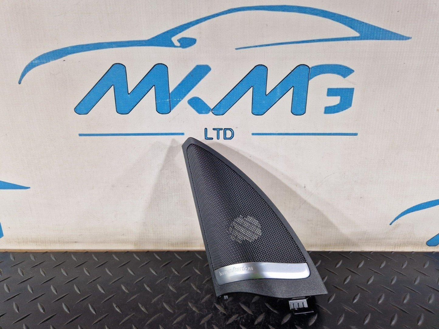 16-19 MERCEDES BENZ GLE W166 FRONT LEFT SPEAKER TRIANGLE TRIM COVER A1667200344
