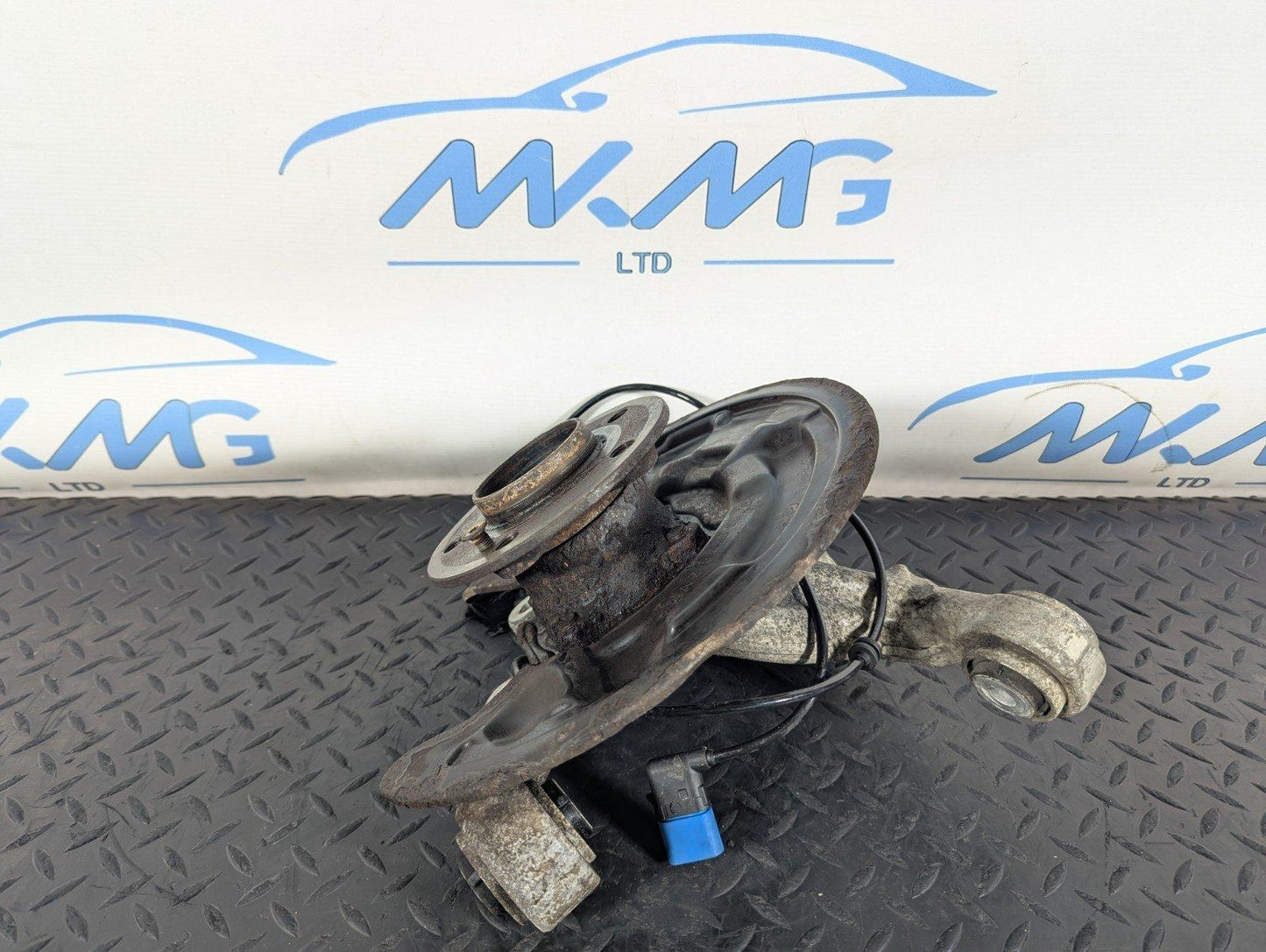 12-18 MERCEDES A B CLA W176 W246 C117 REAR RIGHT WHEEL HUB & BEARING A2460406