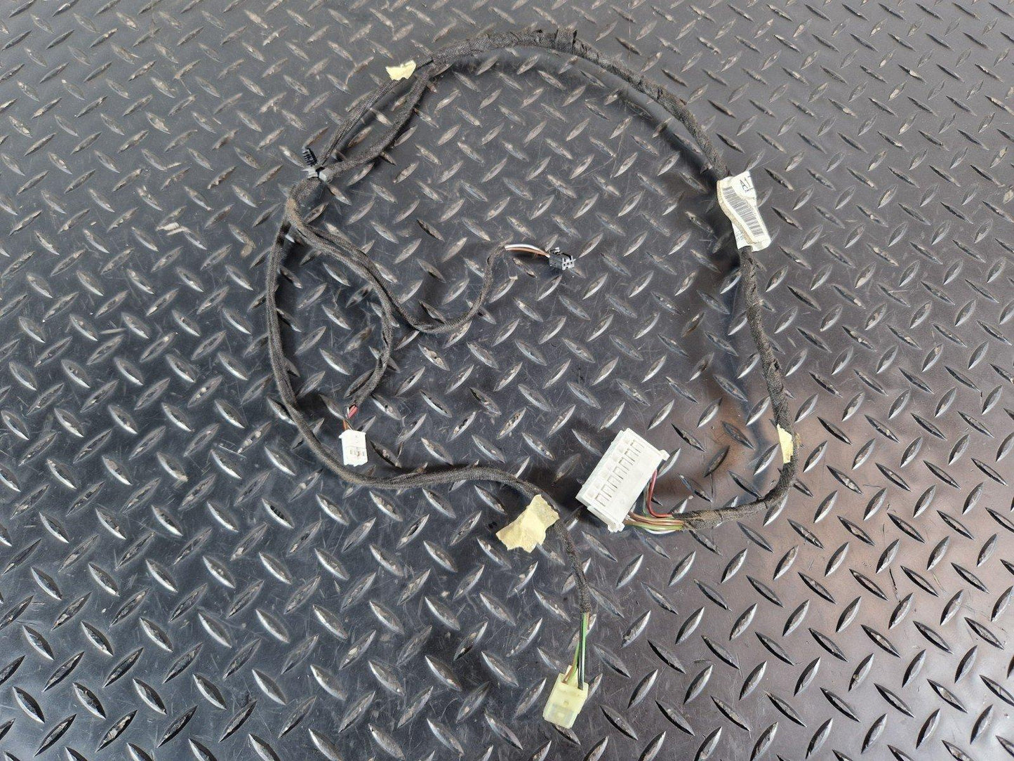 MERCEDES A-CLASS W176 CENTRE CONSOLE WIRING LOOM A1765405905