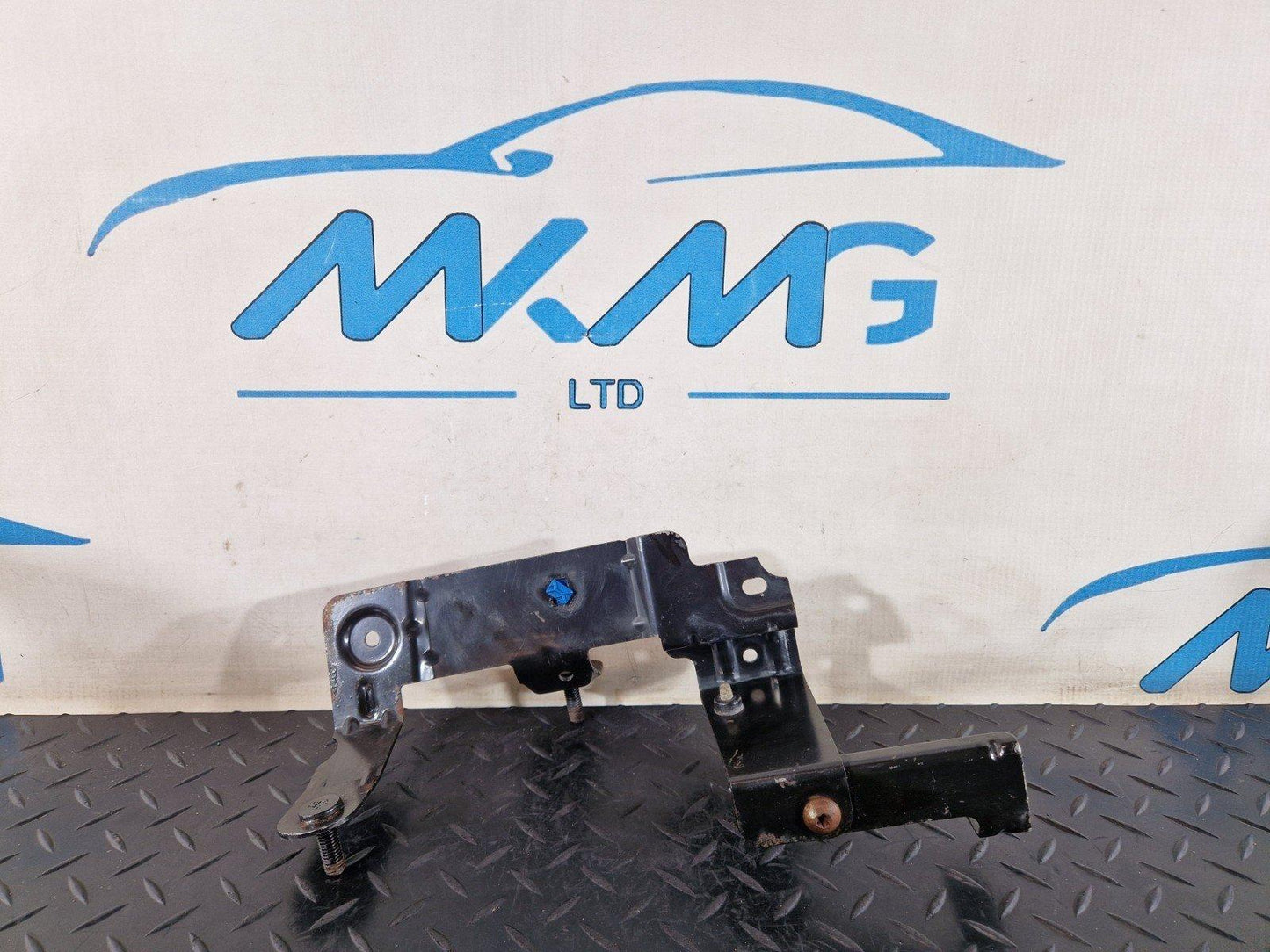16-19 MERCEDES BENZ GLE W166 CHANGE OVER VALVE HOLDER MOUNT BRACKET A1665015620