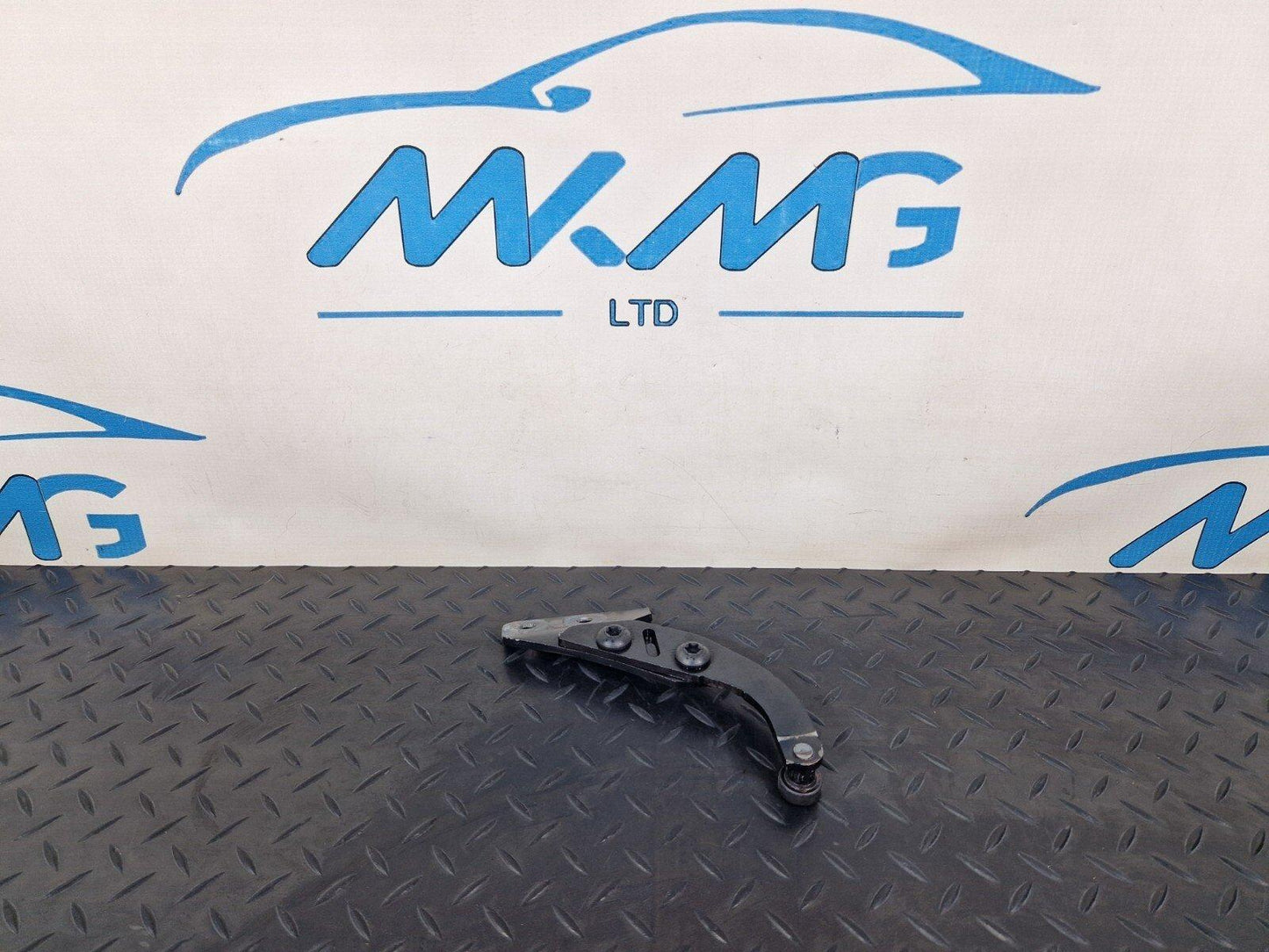 14-23 MERCEDES VITO W447  SLIDING DOOR TOP UPPER ROLLER RIGHT SIDE A4477600147
