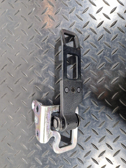 14-20 MERCEDES BENZ GLA X156 REAR BACKREST RETAINING LEFT BRACKET A1569208100