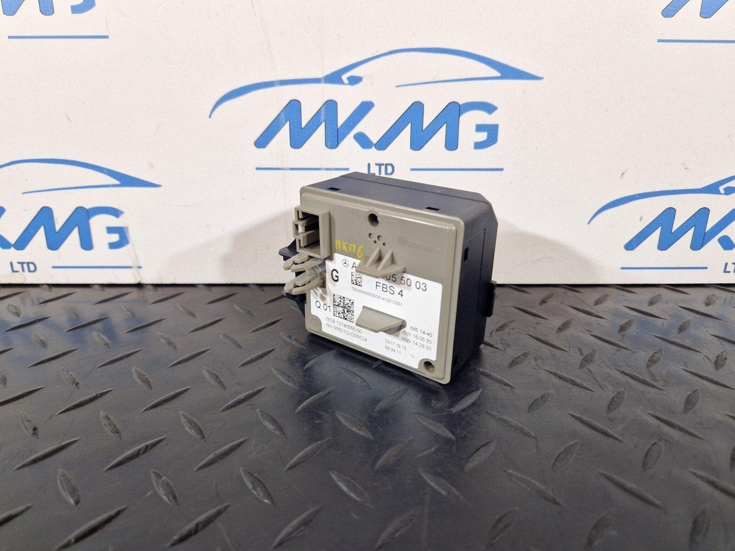 14-19 MERCEDES GLA X156 IGNITION SWITCH LOCK CONTROL UNIT MODULE A2469055003