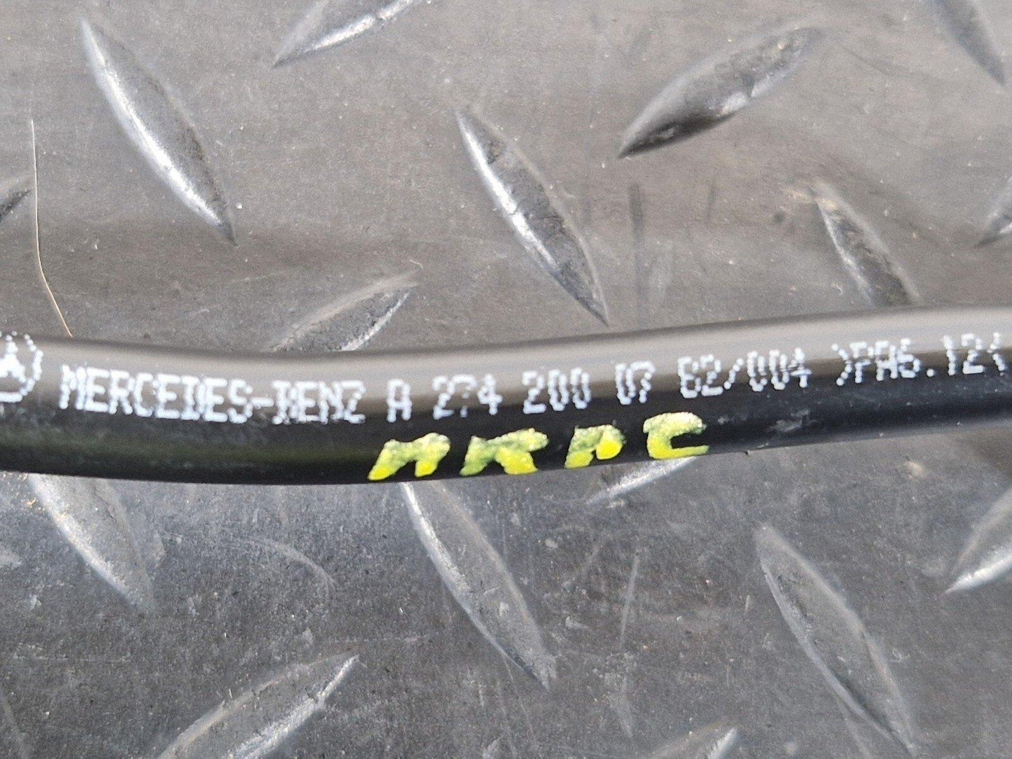14-21 MERCEDES BENZ W205 ENGINE WATER COOLANT HOSE PIPE LINE  A2742000782