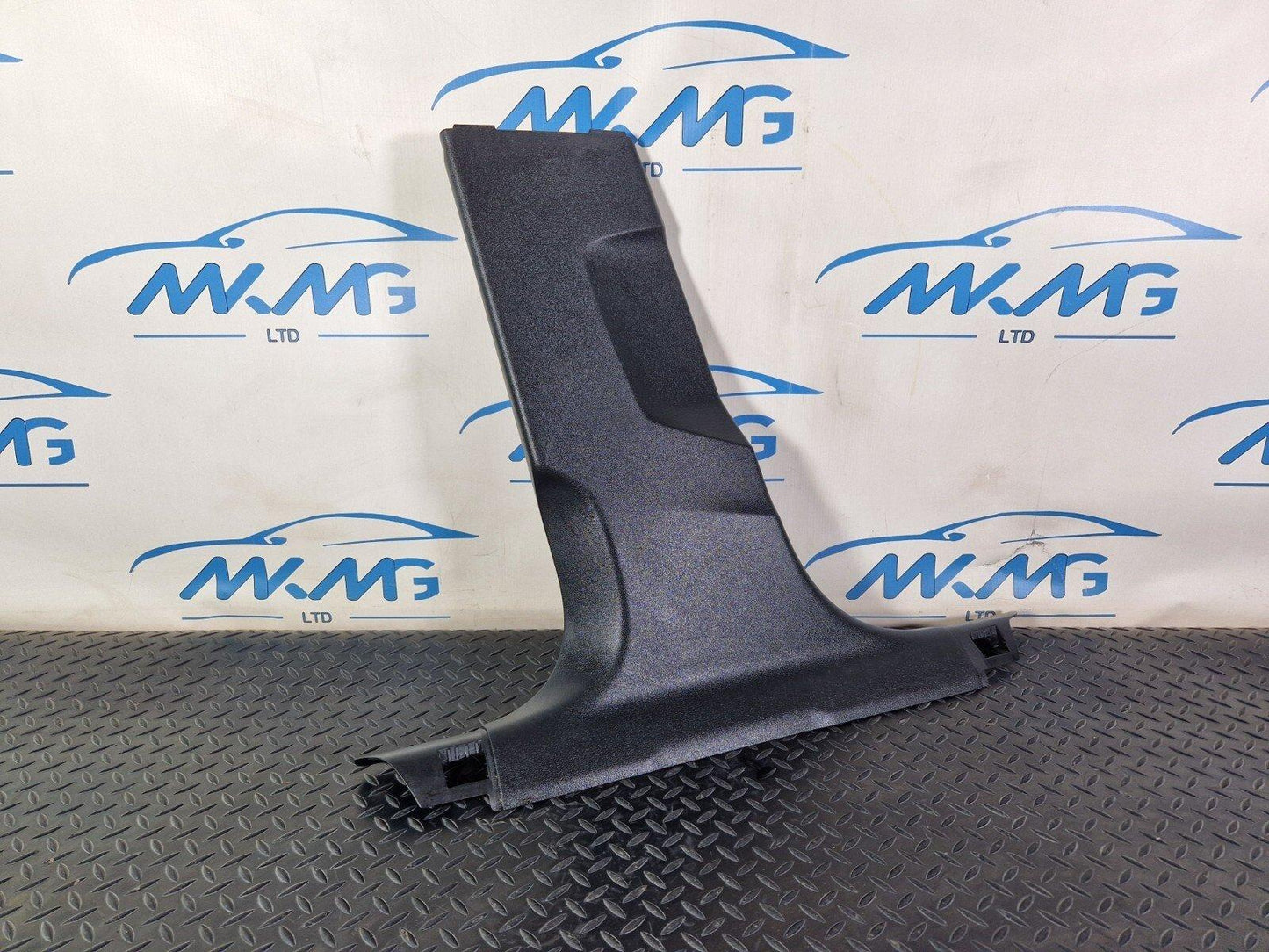 16-19 AUDI A4 B9 GENUINE N/S LEFT LOWER B PILLAR TRIM BLACK 8W0867239A