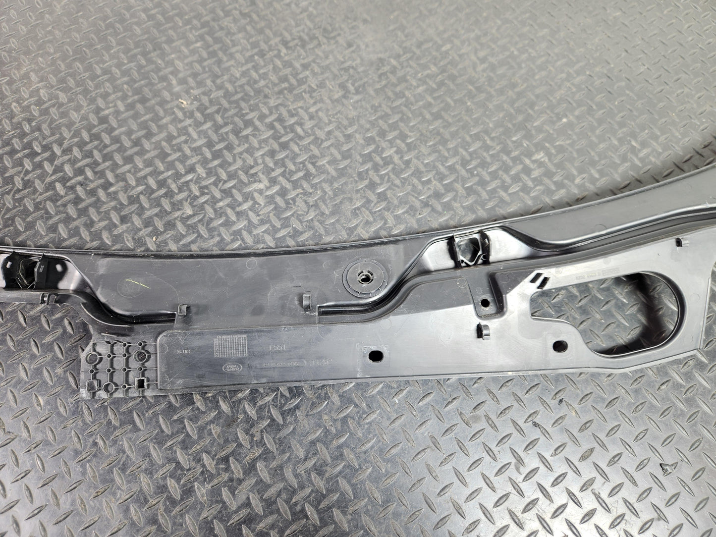 Land Rover Range Rover Evoque L551 SUV Windscreen Scuttle Panel Trim K8D24105B