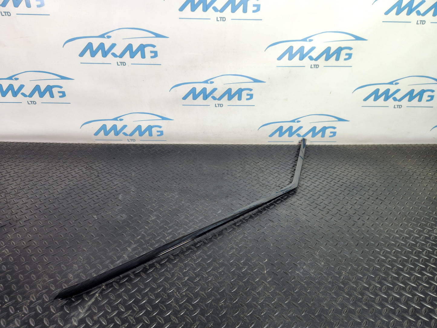 Range Rover Evoque SUV Right Upper Door Moulding Trim Damaged K8D2208A96AB