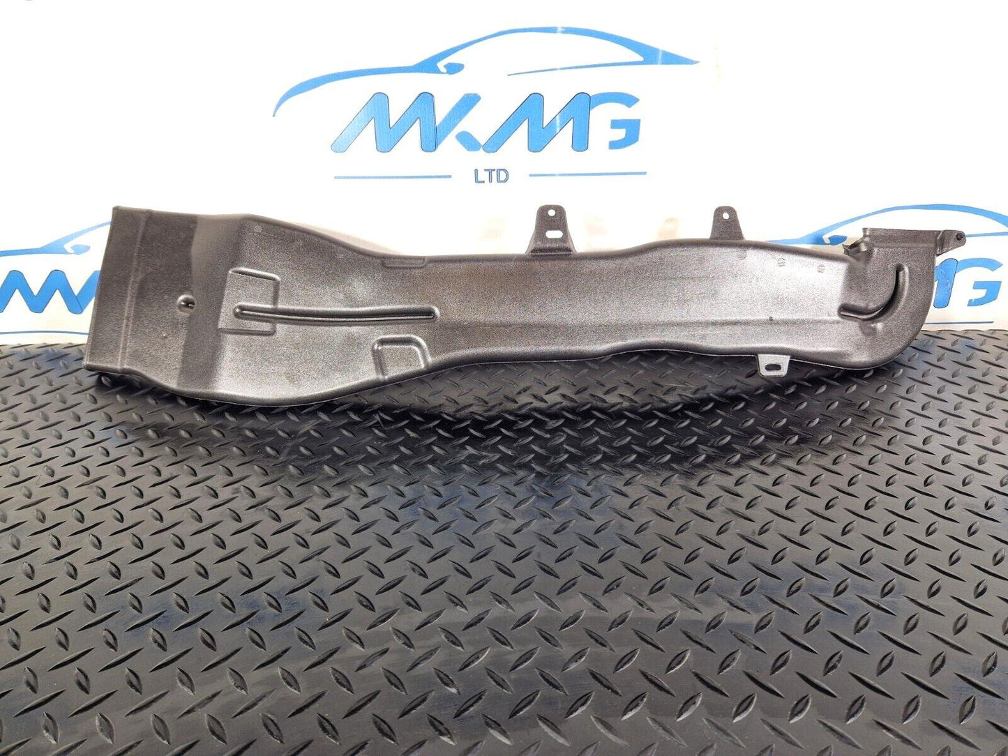 12-18 AUDI A6 C7 GENUINE AIR INTAKE DUCT PART 4G0819724A