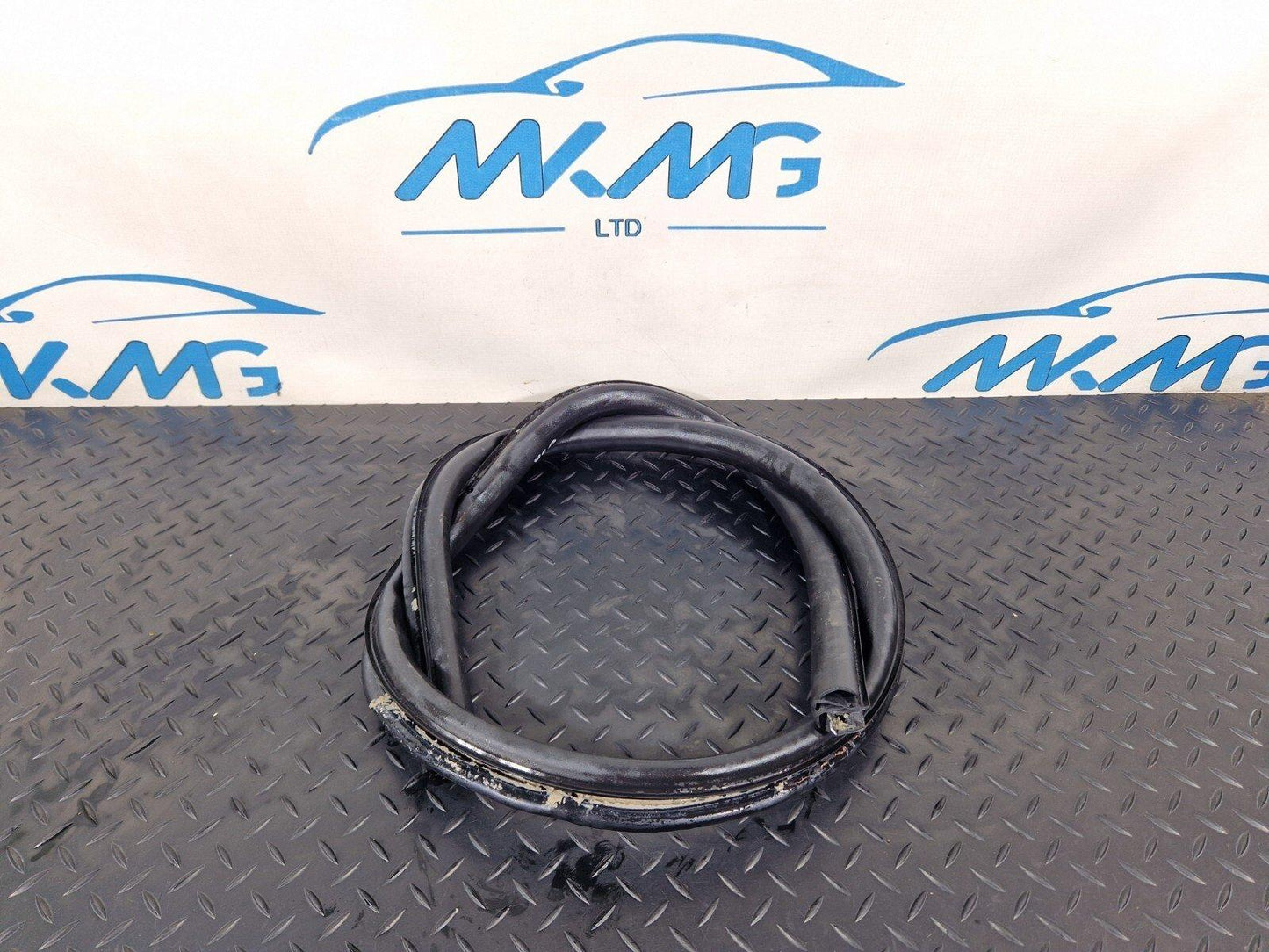 12-17 AUDI S5 CONVERTIBLE FRONT LOWER DOOR SEAL FITS LEFT & RIGHT 8F0831707B