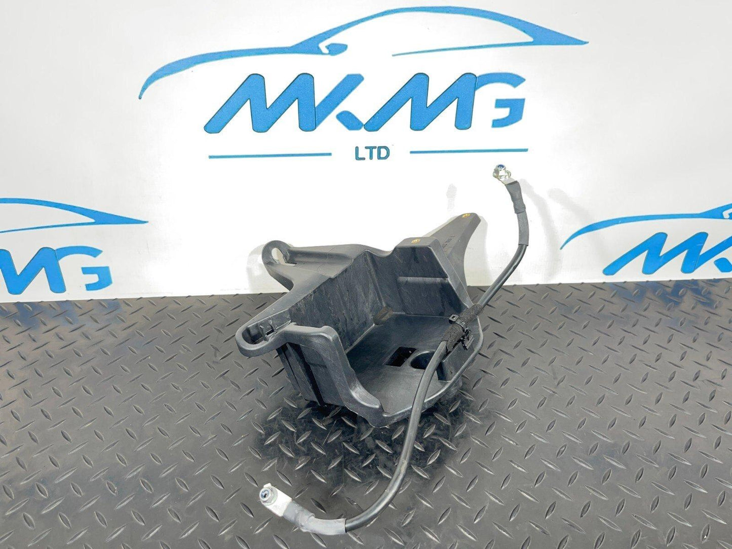 14-21 MERCEDES BENZ C300 W205 GENUINE BATTERY HOLDER BRACKET A2055451640