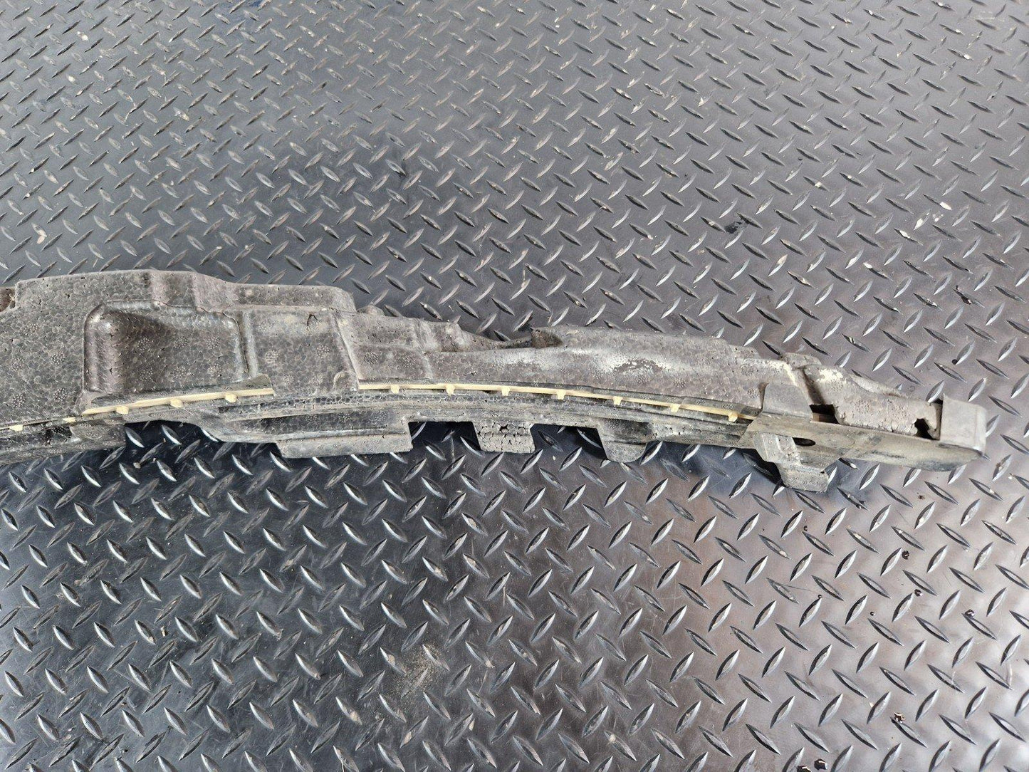 11-18 BMW 6 SERIES F13 GENUINE FRONT BUMPER FOAM SHOCK ABSORBER 8050349