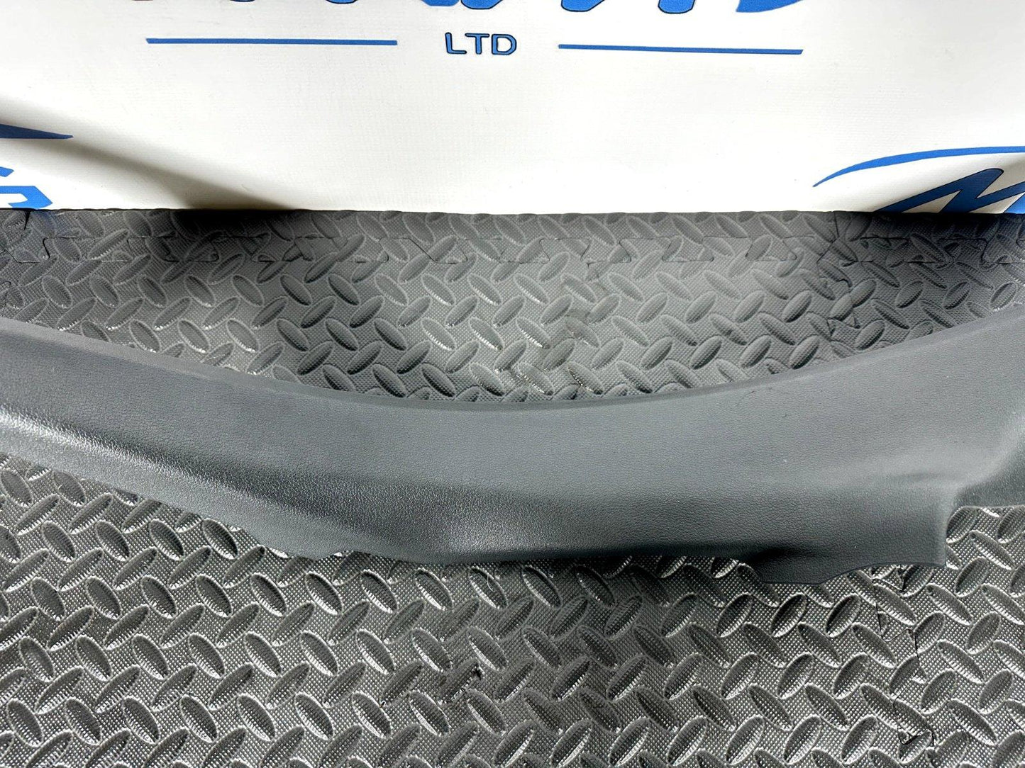 16-19 AUDI A4 B9 SALOON GENUINE REAR LEFT PASSENGER SIDE SILL TRIM 8W0867767