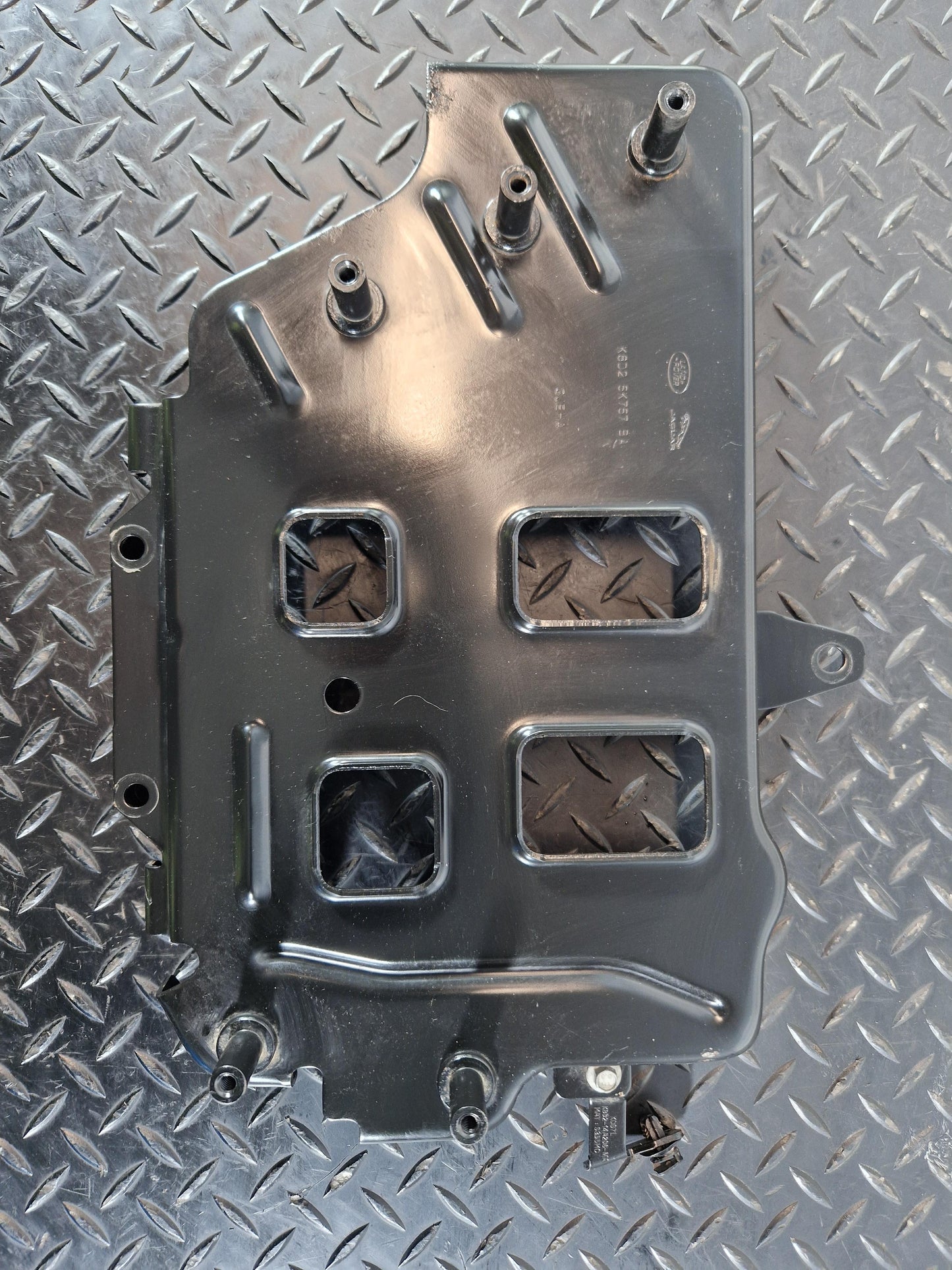 Land Rover Range Rover Evoque L551 BATTERY HOLDER TRAY K8D26K767BA