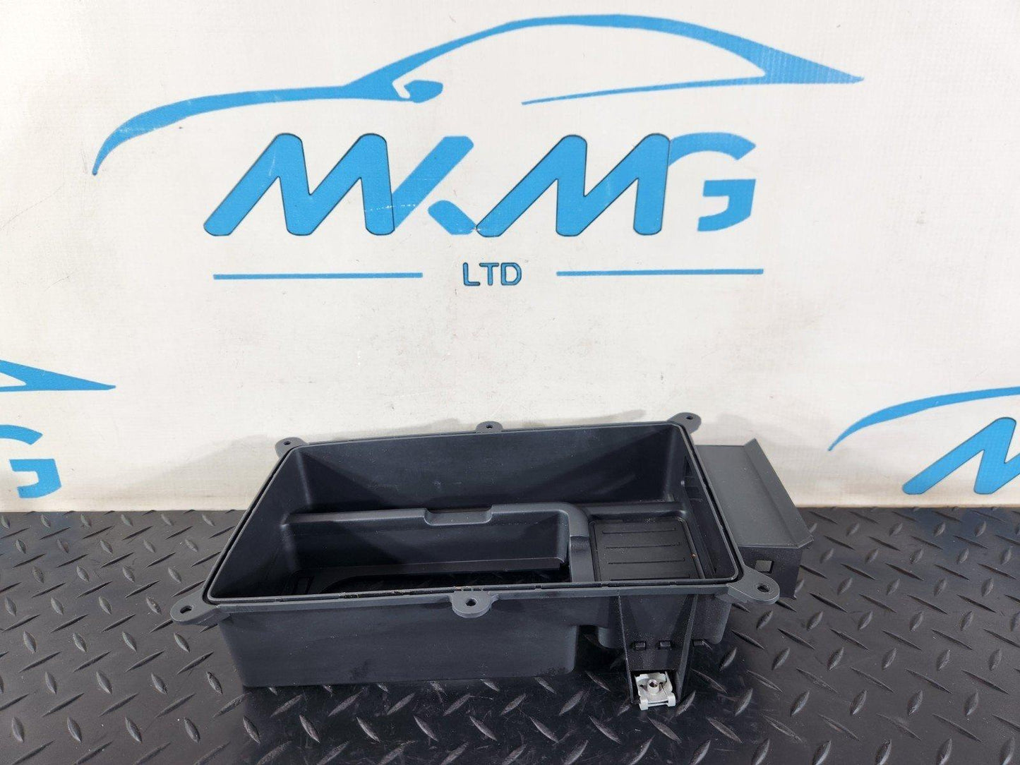 16-19 AUDI A4 B9 CENTRE CONSOLE STORAGE COMPARTMENT TRIM 8W0864981D