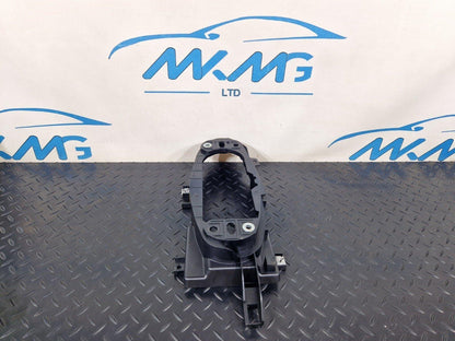 16-19 AUDI A4 B9 S-LINE GENUINE GEARSTICK MOUNTING PLATE BRACKET 8W0863531