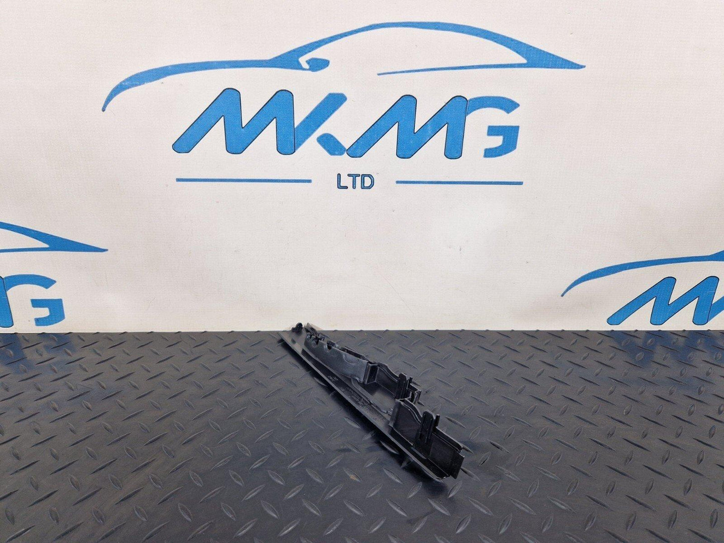 16-24 AUDI A5 F5 WIPER MOTOR COVER TRIM 8W0971871H