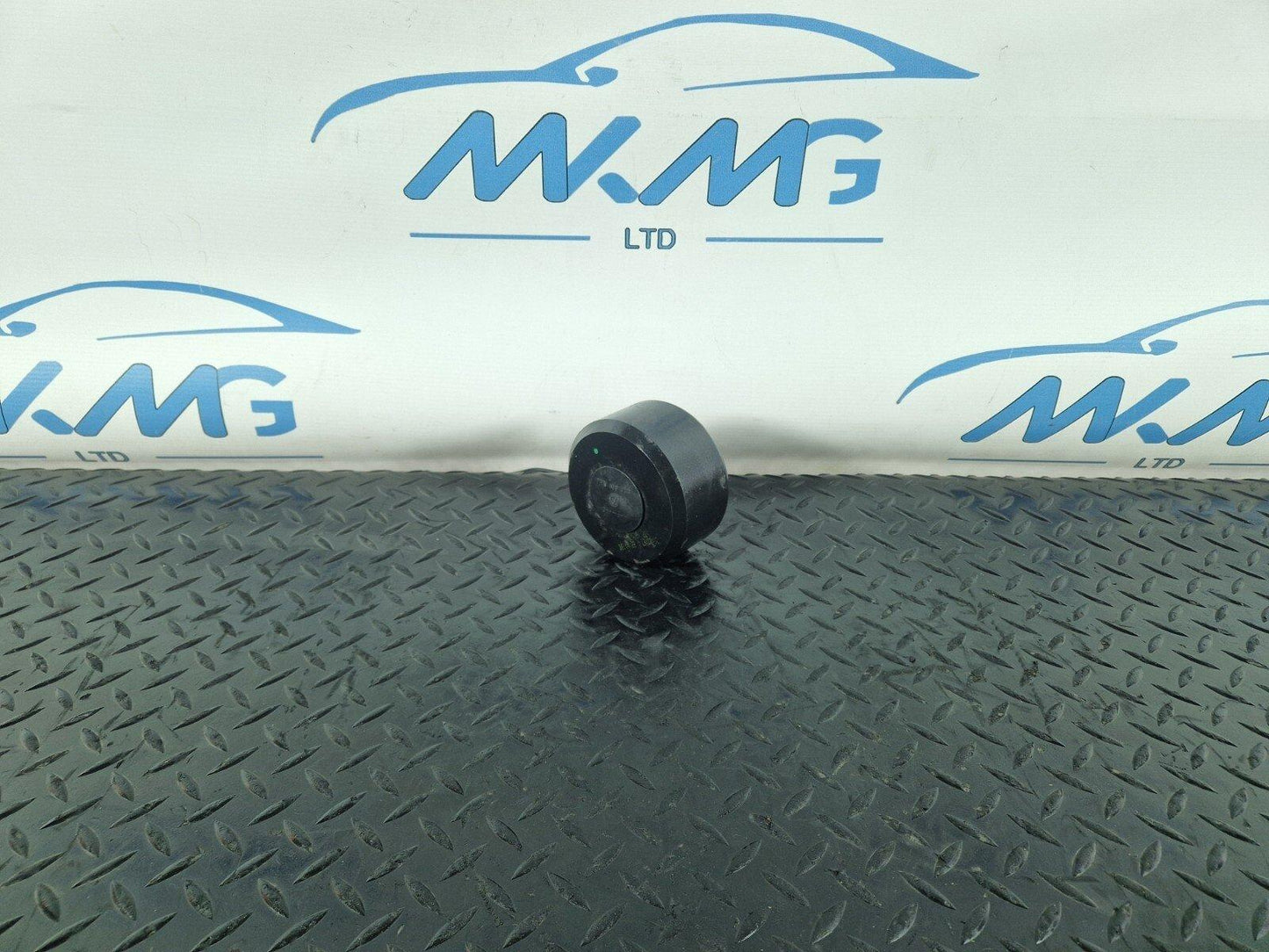 10-15 AUDI Q7 4L GENUINE FRONT ENGINE MOUNT 7H0499333
