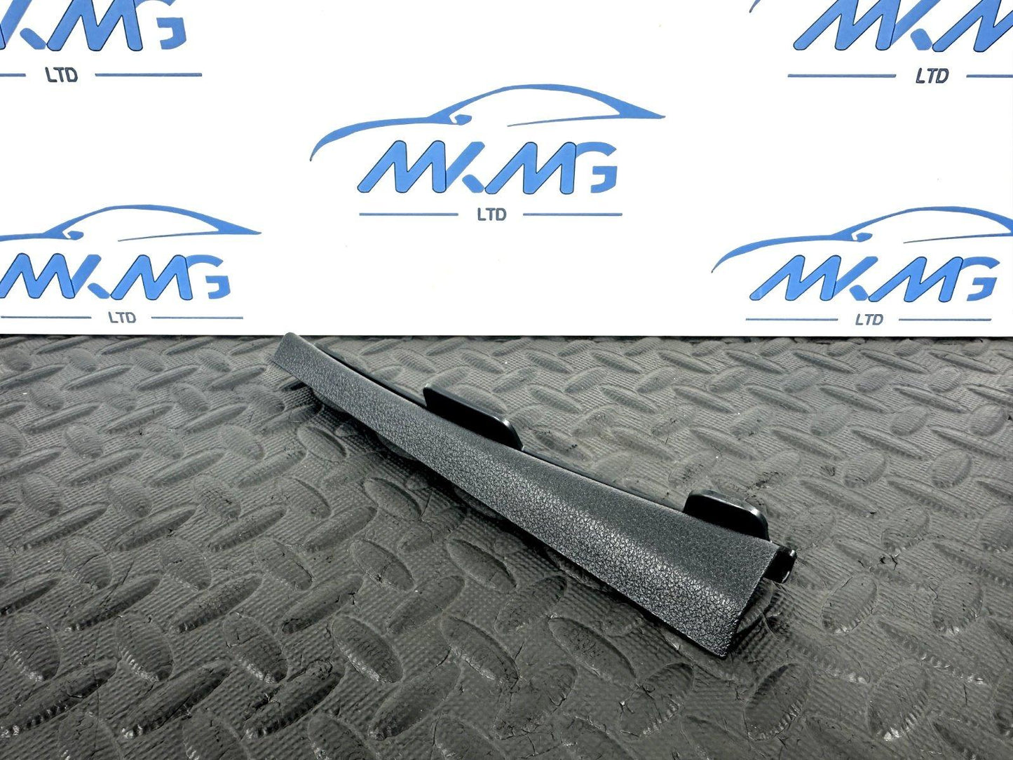 16-19 AUDI A4 B9 SALOON GENUINE LEFT PASSENGER SIDE A PILLAR TRIM 8W0868203