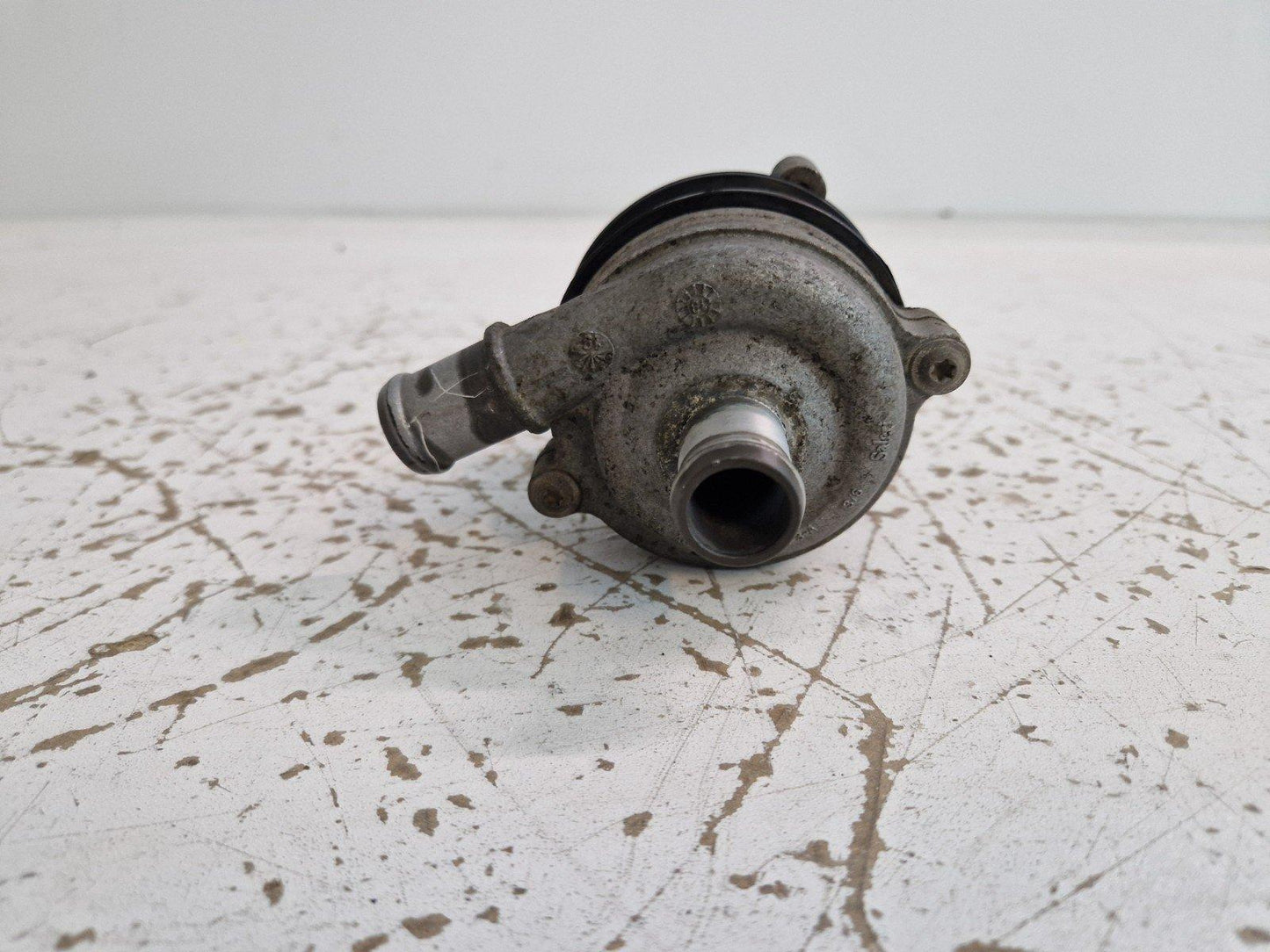 16-19 AUDI A4 B9 GENUINE COOLANT PUMP & BRACKET 8W0145879B 4H0965569A
