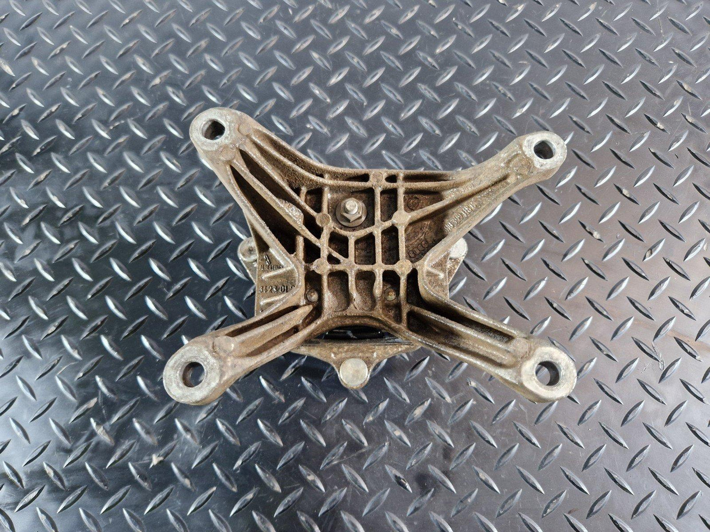 16-19 AUDI A4 B9 GENUINE GEARBOX MOUNT BRACKET 8W0399292B 8W0399118C 8W0399156