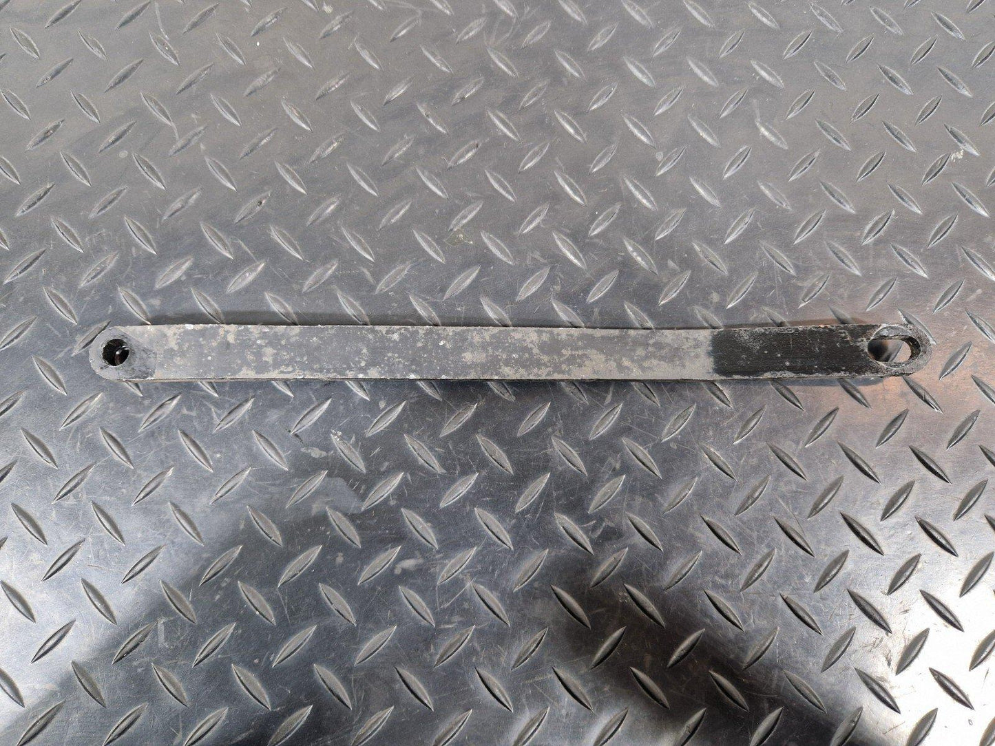 14-21 MERCEDES BENZ C200d W205 REINFORCEMENT RADIATOR SUPPORT STRUT A2056201700