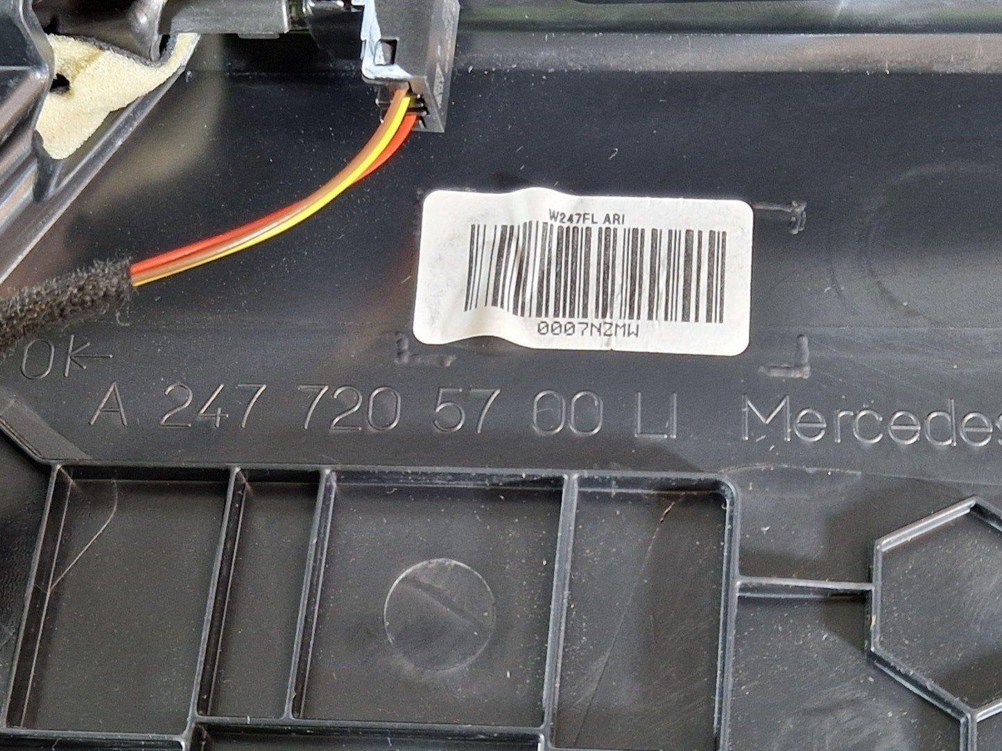 19-ON MERCEDES BENZ B CLASS W247 FRONT LEFT PASSENGER DOOR CARD PANEL IN BLACK