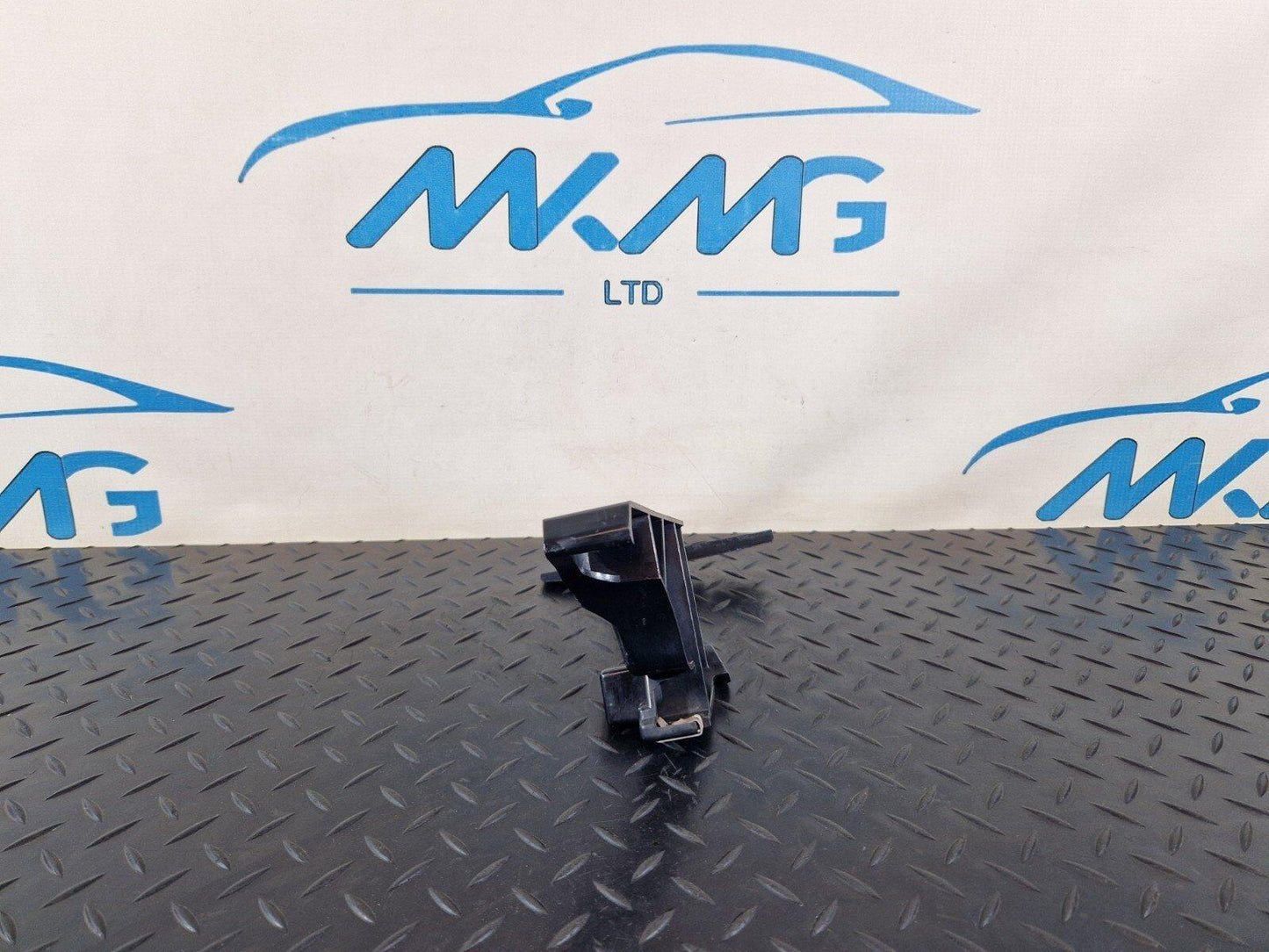 14-19 MERCEDES BENZ GLA X156 OEM REAR RIGHT BUMPER HOLDER BRACKET A1568853400