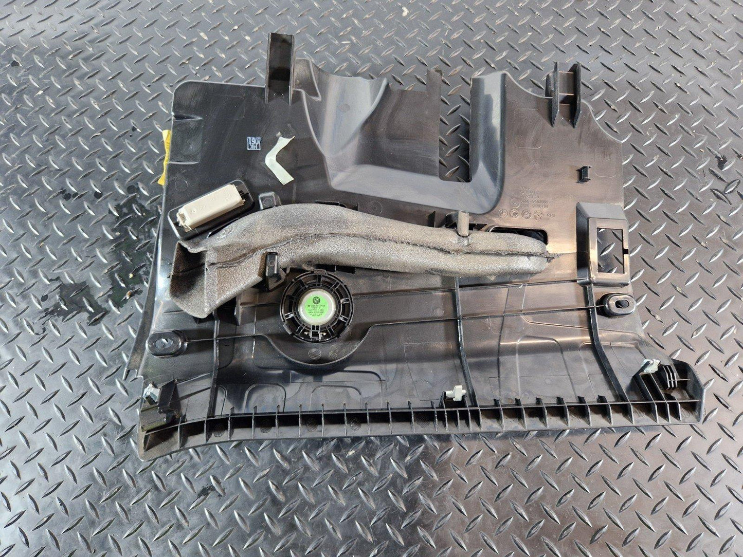 11-18 BMW 6 SERIES F13 GENUINE FRONT EIGHT FOOTWELL TRIM PANEL 9209496
