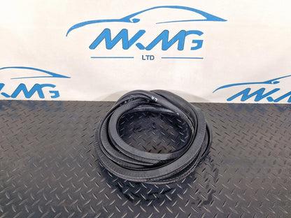 19-ON MERCEDES B CLASS W247 REAR DOOR RUBBER SEAL FITS LEFT & RIGHT A2476920400