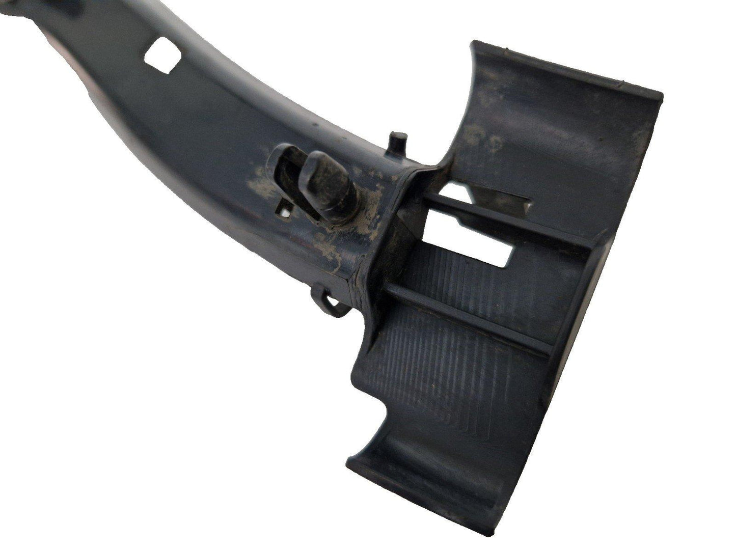 12-18 MERCEDES BENZ W176 N/S/F FRONT LOWER SUSPENSION ARM COVER A2465462980