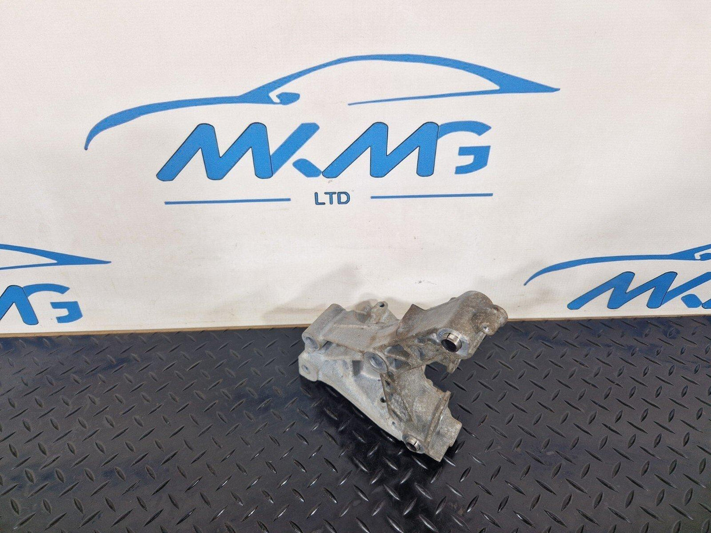 19-ON MERCEDES BENZ A CLASS EQ W177 ENGINE MOUNT CARRIER A2822232600